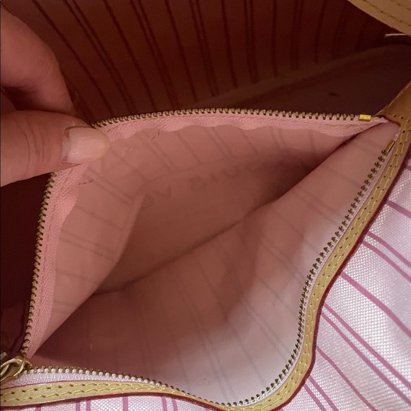 Checkered Tote Bag with Tan Accents - Picture 5 of 5